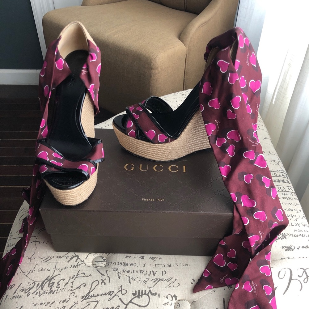 Gucci shoe